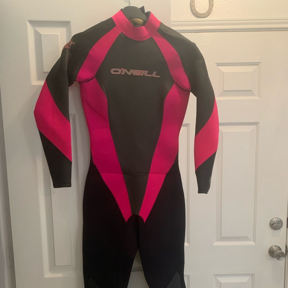 Expensive and in good condition females 🏄‍♂️ suite